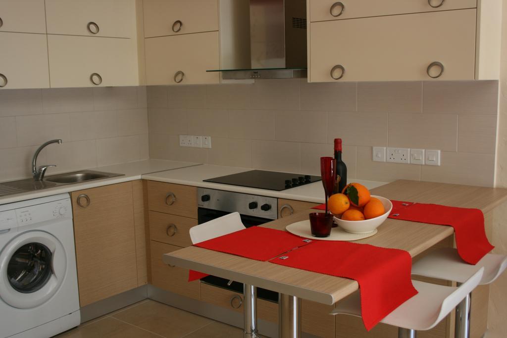 Sunrise Arches Apartments Limassol Phòng bức ảnh