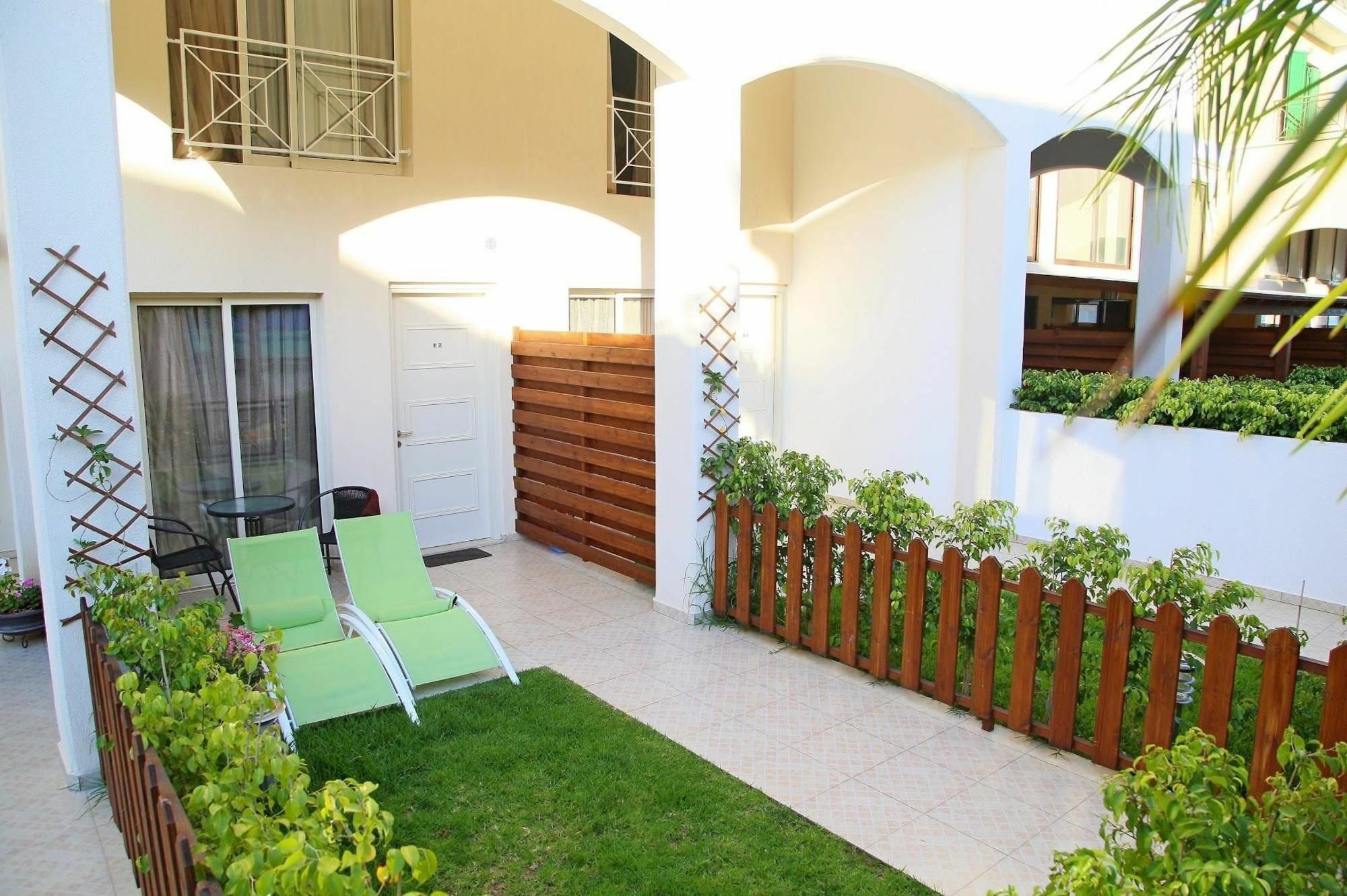 Sunrise Arches Apartments Limassol Ngoại thất bức ảnh