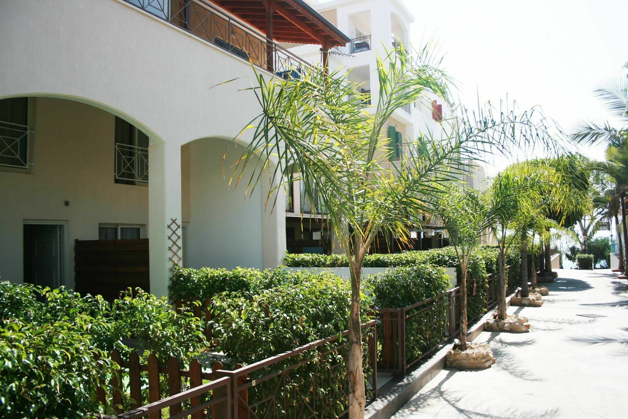 Sunrise Arches Apartments Limassol Ngoại thất bức ảnh