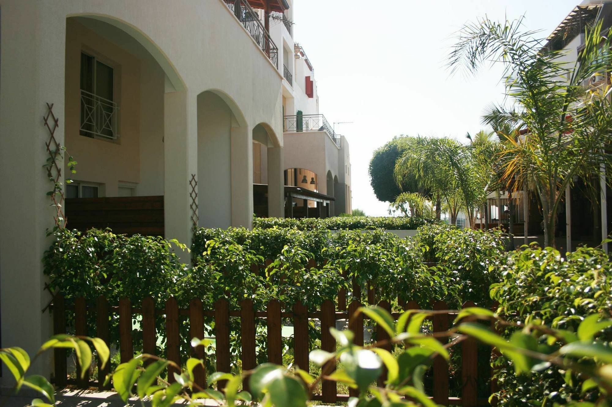 Sunrise Arches Apartments Limassol Ngoại thất bức ảnh